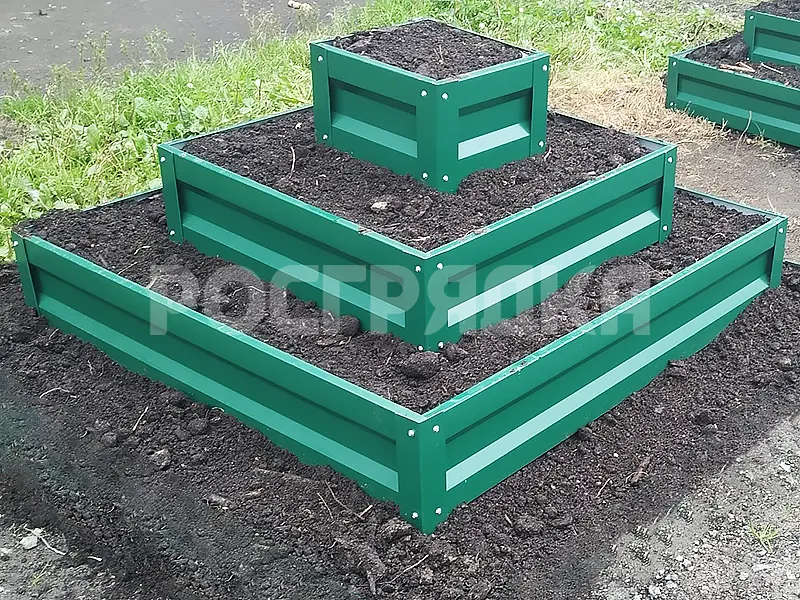 Клумба квадратная 3 яруса